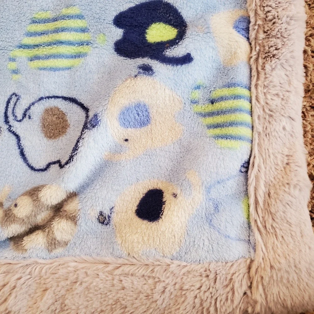 Baby Essentials Blanket Elephants Reversible Solid Blue Gray‎ Trim Fleece Lovey